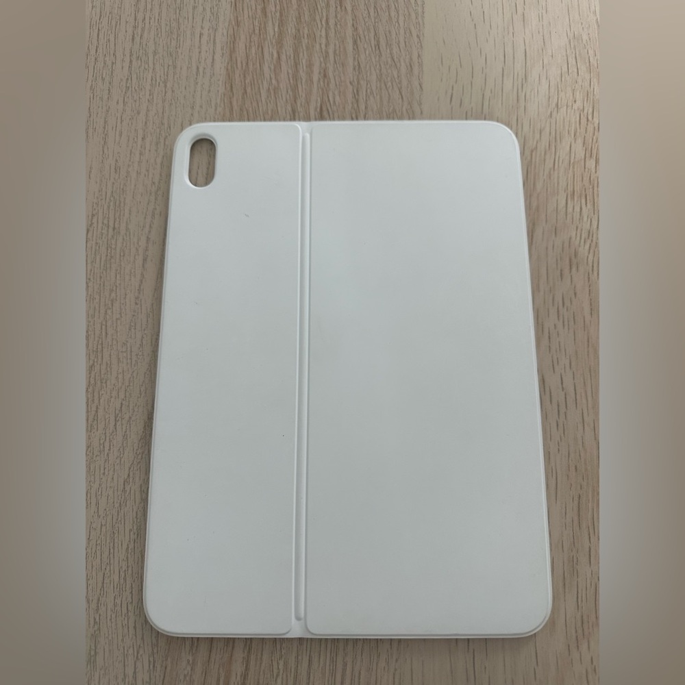 Apple White iPad Case